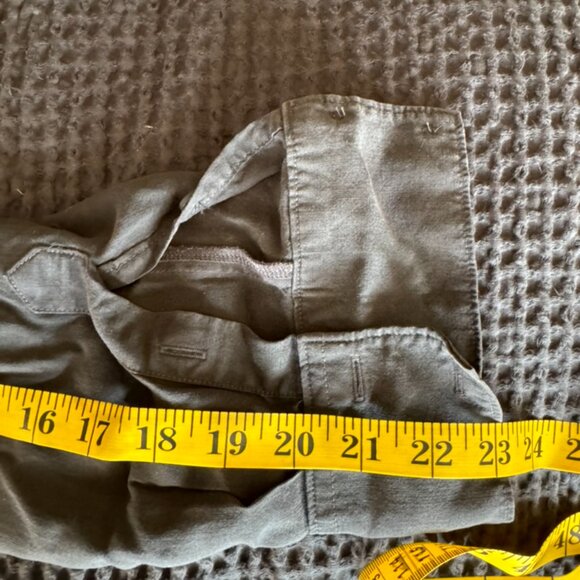 Anthropologie Cloth & Stone Charcoal Grey Button Down Shirt Size L Stone Washed - Picture 9 of 10